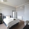 Photo 3: Room 4