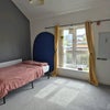 Photo 2: Double room with very high ceiling
