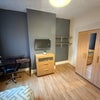Photo 9: Room 4
