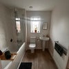 Photo 7: Main bathroom - shared 