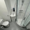 Photo 4: Room 5 en suite