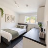Photo 6: Room 6