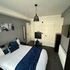 Photo 2: Room 1 - Ensuite