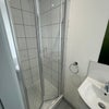 Photo 12: Room 2 en suite