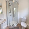 Photo 4: ROOM 2 (Ensuite)