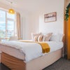 Photo 9: Room 2