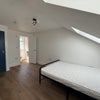 Photo 6: Room 6