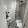 Photo 5: Room 4 En-Suite
