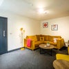 Photo 4: Lounge
