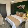 Photo 6: Room 2