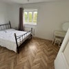 Photo 4: Room 1