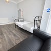 Photo 11: Room 1