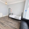 Photo 3: Room 1