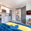 Photo 6: Room Layout