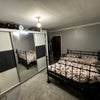 Photo 9: Room 1
