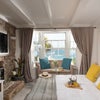 Photo 3: Bay window room
