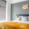 Photo 3: Room 1