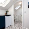 Photo 5: Room 10 ensuite