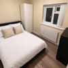 Photo 6: Room 5 - Double Room