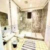 Photo 7: bathroom
