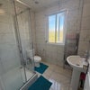 Photo 5: Upstairs bathroom 🧼🛁