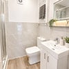 Photo 5: Ensuite