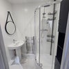 Photo 16: Room 5 Ensuite
