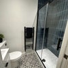 Photo 11: Room 1 En-Suite