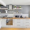 Photo 7: Kitchen