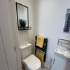 Photo 2: Room 2 En suite