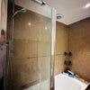 Photo 3: Room E en-suite