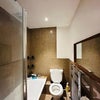 Photo 2: Room E en-suite