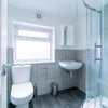 Photo 14: Shared bathroom R4 & R5