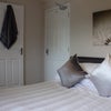 Photo 5: Room 2: Fully furnished double room with ensuite bathroom
