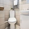 Photo 5: Private bathroom 