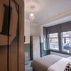 Photo 5: Room 1 ensuite