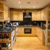 Photo 2: Kitchen
