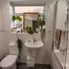 Photo 4: Bathroom 