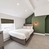 Photo 15: Studio 5 En Suite