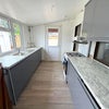 Photo 5: kitchen
