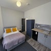 Photo 4: Room 1 En-Suite & Kitchenette