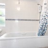 Photo 4: Spacious bathroom, Electric shower 