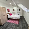 Photo 11: ROOM 6