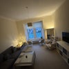 Photo 2: Spacious and bright living space 