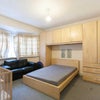 Photo 2: Room 1 En suite