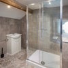 Photo 13: Ensuite R9