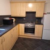 Photo 3: Kitchen