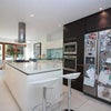 Photo 4: Kitchen