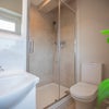 Photo 7: Room 4 En Suite