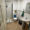 Photo 4: Shared bathroom 